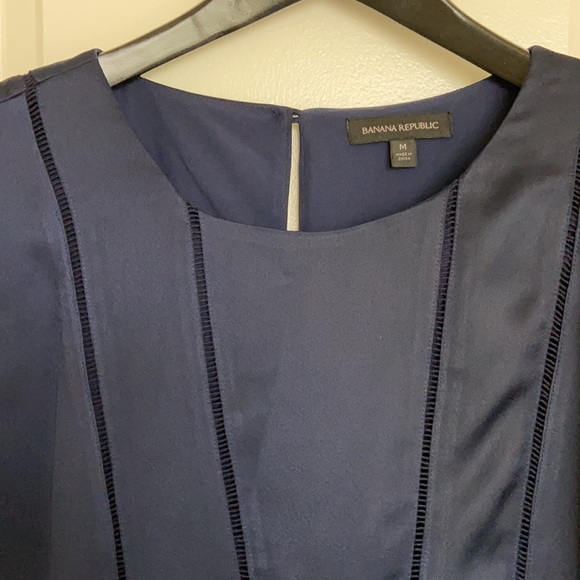 Banana Republic short sleeve silk shirt - Picture 2 of 4